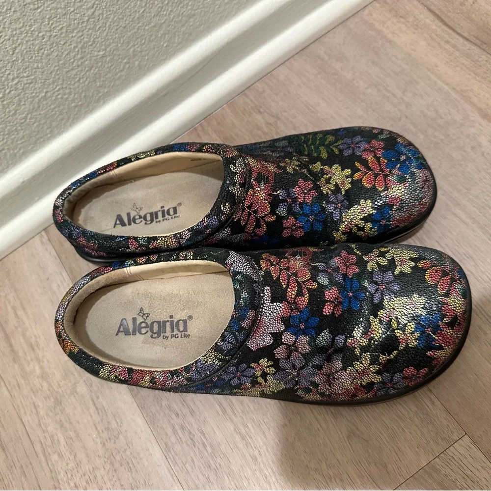 Alegria Women's Floral Clogs - Black Multi - Picture 4 of 8